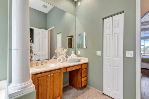 House in Miramar, Florida 5 bedrooms, 239.32 sq.m. № 1809012 - photo 23