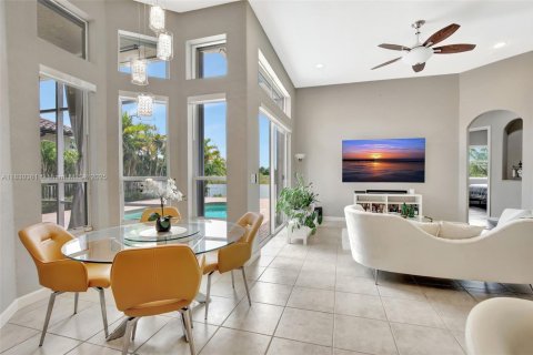 House in Miramar, Florida 5 bedrooms, 239.32 sq.m. № 1809012 - photo 14