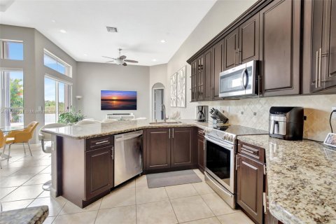 House in Miramar, Florida 5 bedrooms, 239.32 sq.m. № 1809012 - photo 16