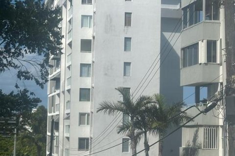 Condo in Miramar, Florida, 1 bedroom  № 1612947 - photo 1