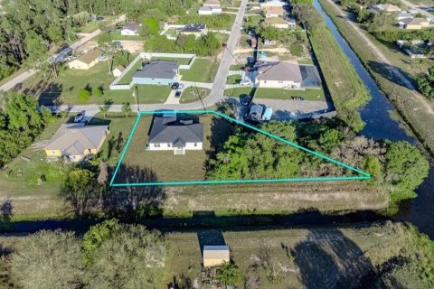 Villa ou maison à louer à Lehigh Acres, Floride: 3 chambres, 151.71 m2 № 2429383 - photo 3