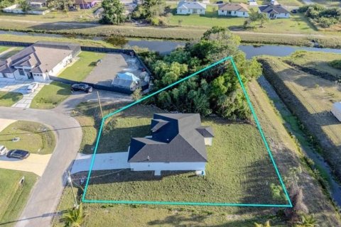 Villa ou maison à louer à Lehigh Acres, Floride: 3 chambres, 151.71 m2 № 2429383 - photo 4