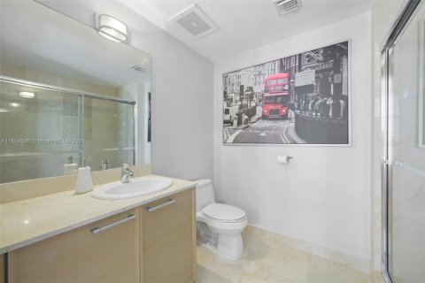 Condo in Sunny Isles Beach, Florida, 2 bedrooms  № 1727581 - photo 24