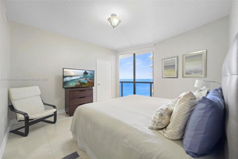 Condo in Sunny Isles Beach, Florida, 2 bedrooms  № 1727581 - photo 15
