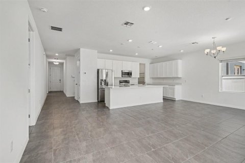 House in HAMPTON OAKS in Deltona, Florida 3 bedrooms, 155.61 sq.m. № 2196458 - photo 8