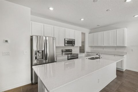 House in HAMPTON OAKS in Deltona, Florida 3 bedrooms, 155.61 sq.m. № 2196458 - photo 12