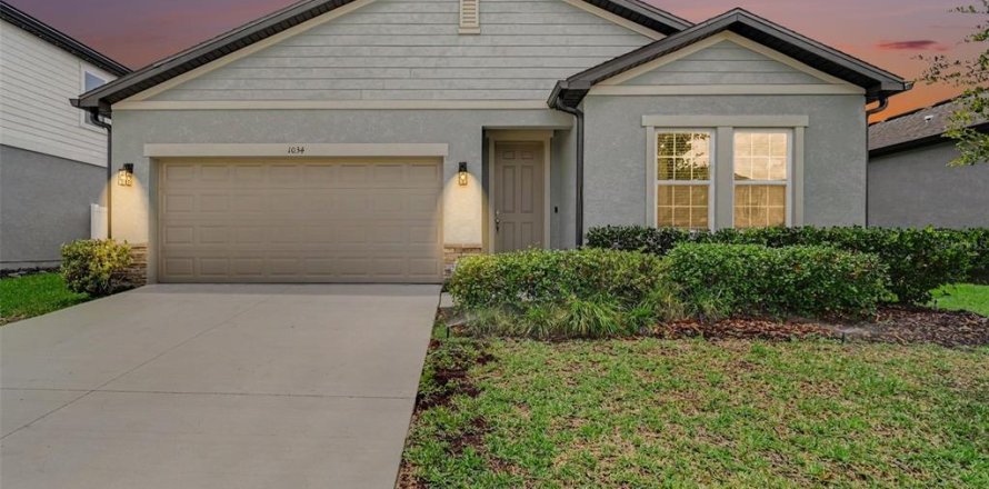 House in HAMPTON OAKS in Deltona, Florida 3 bedrooms, 155.61 sq.m. № 2196458