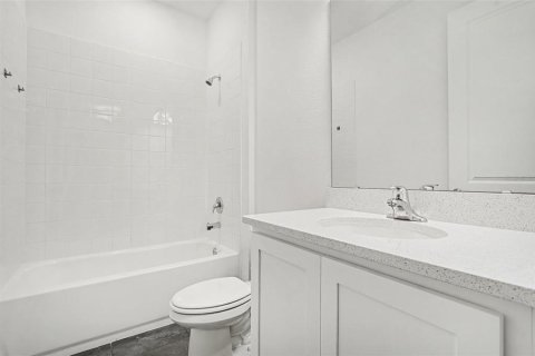 House in HAMPTON OAKS in Deltona, Florida 3 bedrooms, 155.61 sq.m. № 2196458 - photo 16