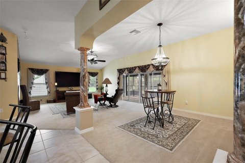 House in The Villages, Florida 3 bedrooms, 181.44 sq.m. № 1832707 - photo 13