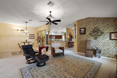 House in The Villages, Florida 3 bedrooms, 181.44 sq.m. № 1832707 - photo 10