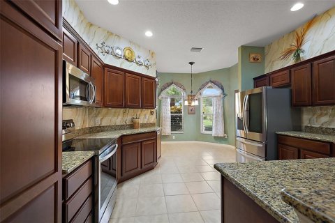 House in The Villages, Florida 3 bedrooms, 181.44 sq.m. № 1832707 - photo 6