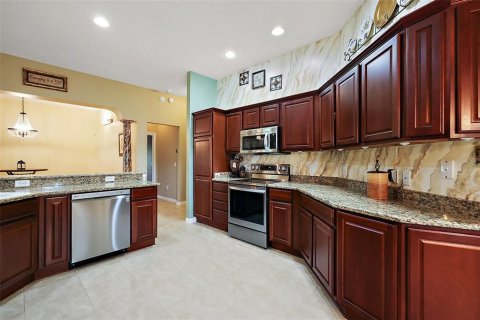 House in The Villages, Florida 3 bedrooms, 181.44 sq.m. № 1832707 - photo 4