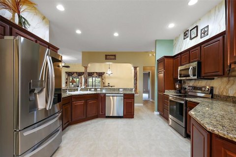 House in The Villages, Florida 3 bedrooms, 181.44 sq.m. № 1832707 - photo 3