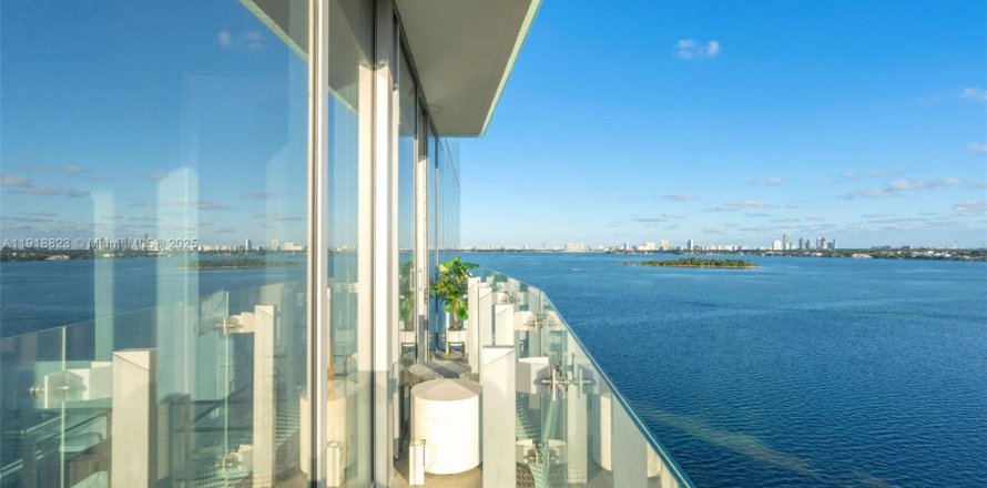 Condominio en Miami, Florida, 1 dormitorio № 1974912