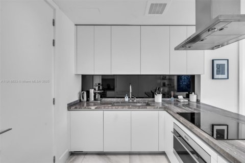 Condominio en venta en Miami, Florida, 1 dormitorio, 63.17 m2 № 1974912 - foto 10