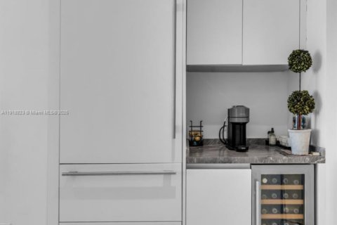 Condominio en venta en Miami, Florida, 1 dormitorio, 63.17 m2 № 1974912 - foto 12