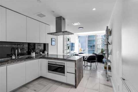 Condominio en venta en Miami, Florida, 1 dormitorio, 63.17 m2 № 1974912 - foto 4
