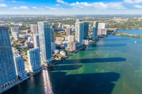 Condominio en venta en Miami, Florida, 1 dormitorio, 63.17 m2 № 1974912 - foto 20