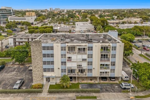 Condominio en venta en Miami, Florida, 2 dormitorios, 65.03 m2 № 2081856 - foto 13