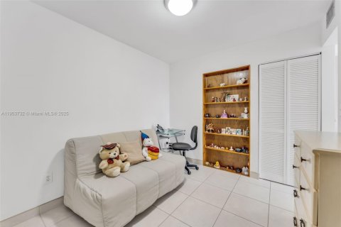 Condominio en venta en Miami, Florida, 2 dormitorios, 65.03 m2 № 2081856 - foto 12