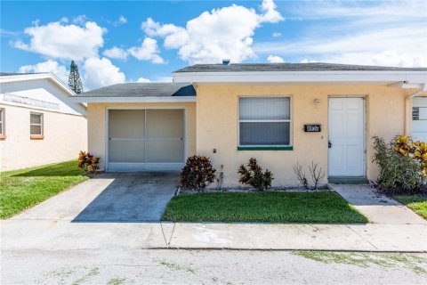 Casa en alquiler en New Port Richey, Florida, 2 dormitorios, 74.41 m2 № 1906501 - foto 1