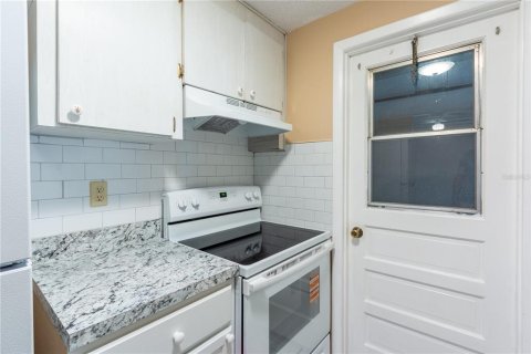 Casa en alquiler en New Port Richey, Florida, 2 dormitorios, 74.41 m2 № 1906501 - foto 5