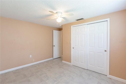 Casa en alquiler en New Port Richey, Florida, 2 dormitorios, 74.41 m2 № 1906501 - foto 11