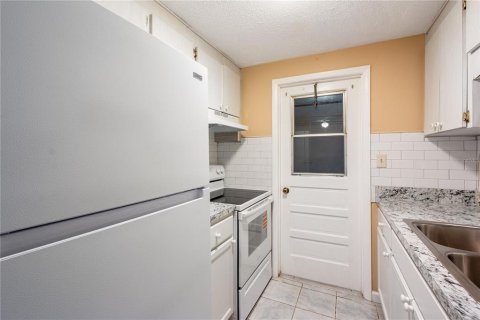 Casa en alquiler en New Port Richey, Florida, 2 dormitorios, 74.41 m2 № 1906501 - foto 4