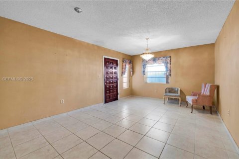 Propiedad comercial en venta en Miami, Florida, 173.17 m2 № 2009933 - foto 8