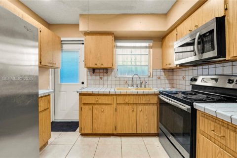 Propiedad comercial en venta en Miami, Florida, 173.17 m2 № 2009933 - foto 5