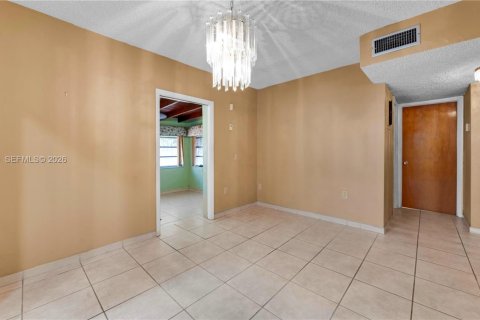 Propiedad comercial en venta en Miami, Florida, 173.17 m2 № 2009933 - foto 10