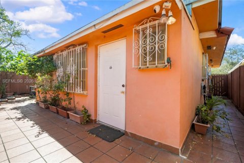 Propiedad comercial en venta en Miami, Florida, 173.17 m2 № 2009933 - foto 20