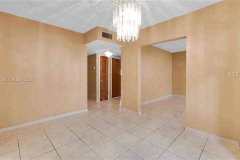 Propiedad comercial en venta en Miami, Florida, 173.17 m2 № 2009933 - foto 11