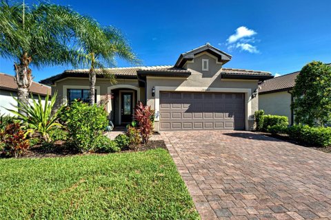 House in Venice, Florida 2 bedrooms, 182.55 sq.m. № 1850026 - photo 1