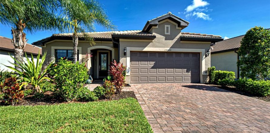 House in Venice, Florida 2 bedrooms, 182.55 sq.m. № 1850026