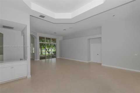 House in Weston, Florida 5 bedrooms, 301 sq.m. № 1799675 - photo 15