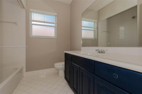 House in Weston, Florida 5 bedrooms, 301 sq.m. № 1799675 - photo 30