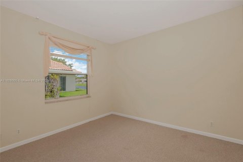 House in Weston, Florida 5 bedrooms, 301 sq.m. № 1799675 - photo 28