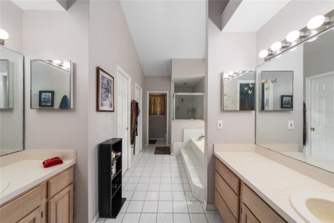 Villa ou maison à vendre à Orlando, Floride: 4 chambres, 220.18 m2 № 2092120 - photo 28