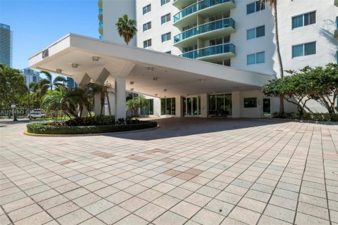Copropriété à vendre à Sunny Isles Beach, Floride: 1 chambre, 93.37 m2 № 1862724 - photo 30