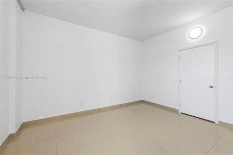 Copropriété à vendre à Sunny Isles Beach, Floride: 1 chambre, 93.37 m2 № 1862724 - photo 15