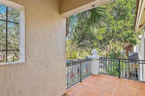 Townhouse in Palm Beach Gardens, Florida 3 bedrooms, 160.54 sq.m. № 2399943 - photo 8