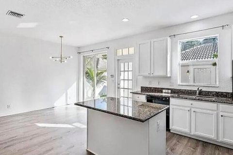 Townhouse in Palm Beach Gardens, Florida 3 bedrooms, 160.54 sq.m. № 2399943 - photo 4
