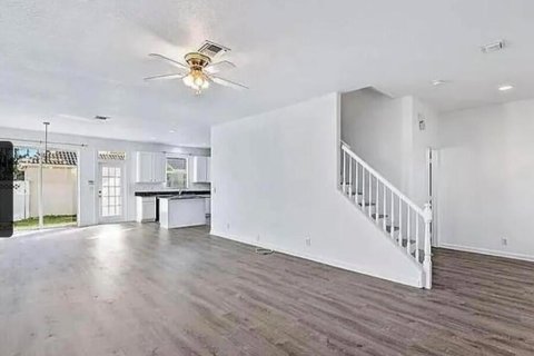 Townhouse in Palm Beach Gardens, Florida 3 bedrooms, 160.54 sq.m. № 2399943 - photo 9