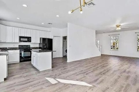 Townhouse in Palm Beach Gardens, Florida 3 bedrooms, 160.54 sq.m. № 2399943 - photo 5