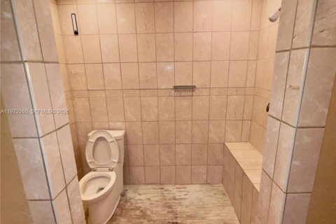 House in Tallahassee, Florida 3 bedrooms, 189.52 sq.m. № 2040329 - photo 13