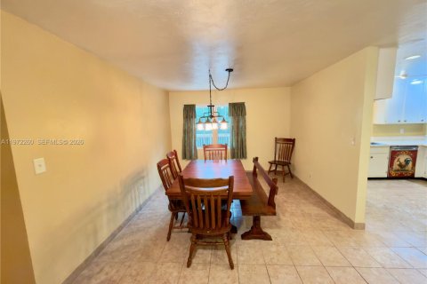 House in Tallahassee, Florida 3 bedrooms, 189.52 sq.m. № 2040329 - photo 12