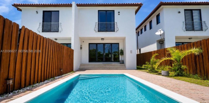 Touwnhouse à Miami, Floride 3 chambres, 202.99 m2 № 2085666