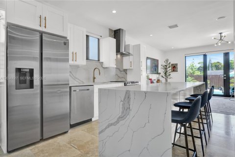 Touwnhouse à vendre à Miami, Floride: 3 chambres, 202.99 m2 № 2085666 - photo 6