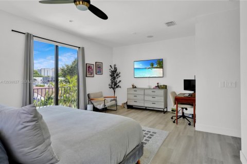 Touwnhouse à vendre à Miami, Floride: 3 chambres, 202.99 m2 № 2085666 - photo 26